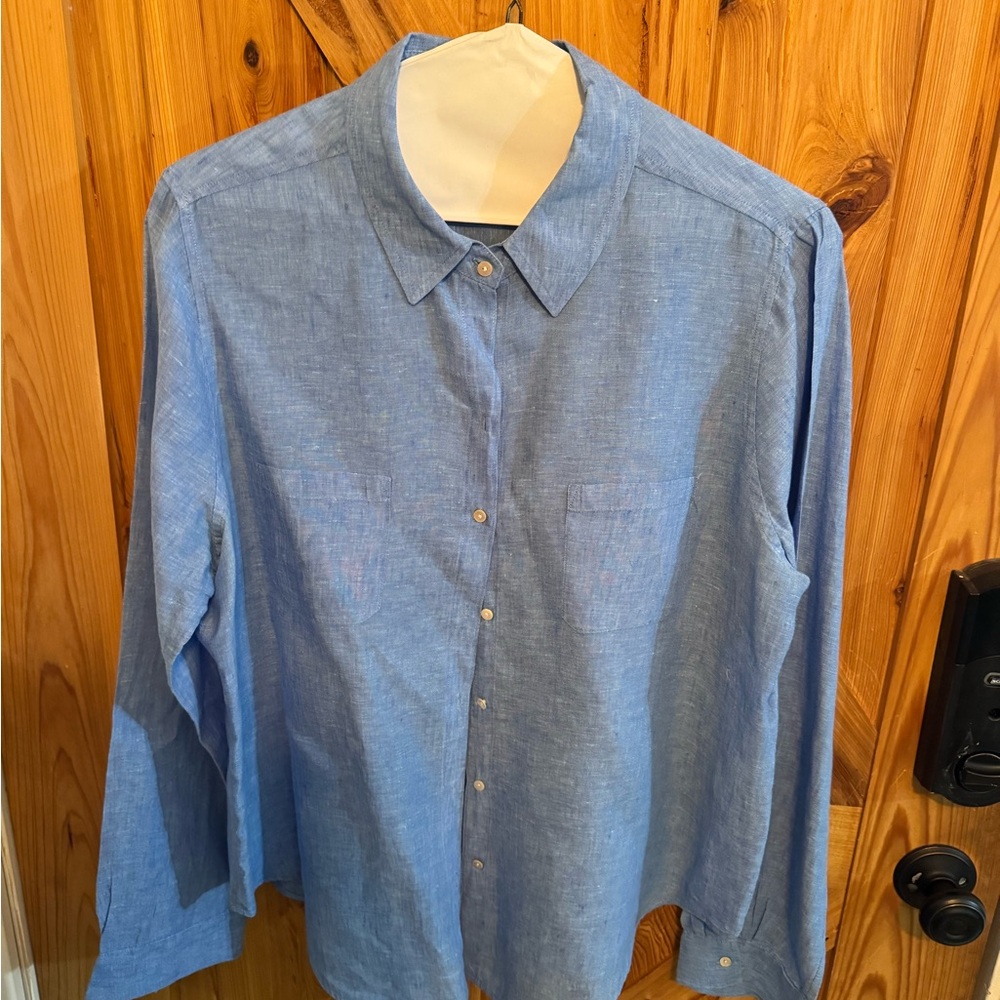 Women’s Lily Pulitzer linen Blue Shirt